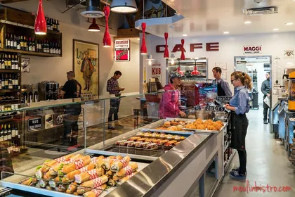 MOULIN, business photo 3