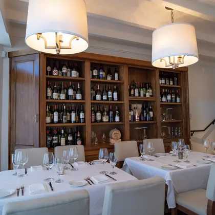 Selanne Steak Tavern, business photo 2